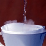 Tisane, filtrer et laisser refroidir Tisane, filtrer et laisser refroidir